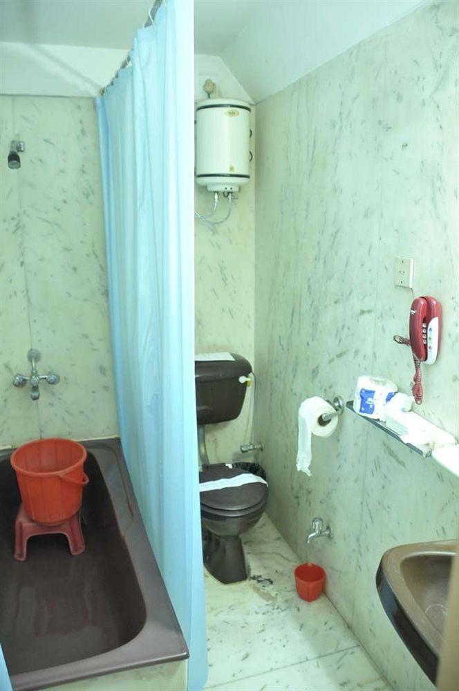 Hotel Heera International Kolkata Ngoại thất bức ảnh