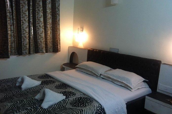Hotel Heera International Kolkata Ngoại thất bức ảnh