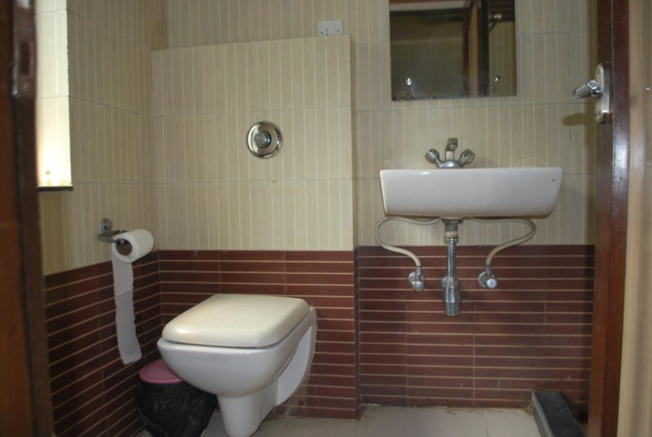 Hotel Heera International Kolkata Ngoại thất bức ảnh