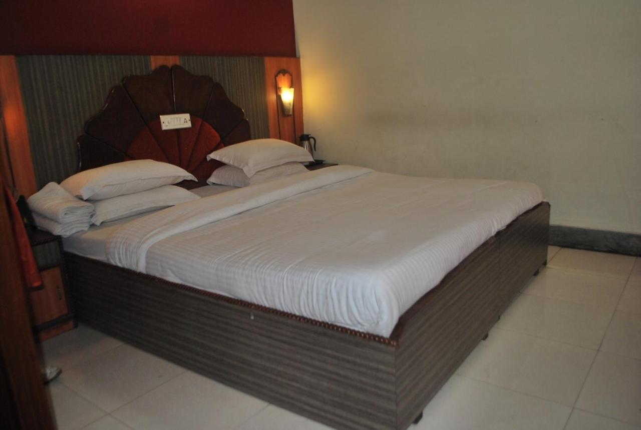 Hotel Heera International Kolkata Ngoại thất bức ảnh
